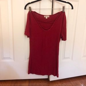 RED CRISS CROSS SHORT SLEEVE TOP